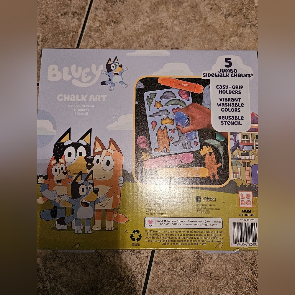 Bluey Chalk Set W/Macarons Chalk. - Picture 5 of 5